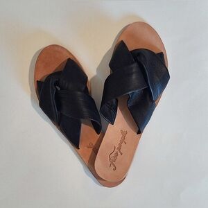 Free People Rio Vista Soft Black Leather Slide Sandals Size 41/10 Like New